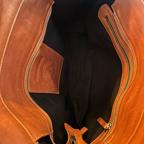 Mecha Mendez - Camel/British Luggage Brown Bucket Shoulder bag - Picture 12 of 12